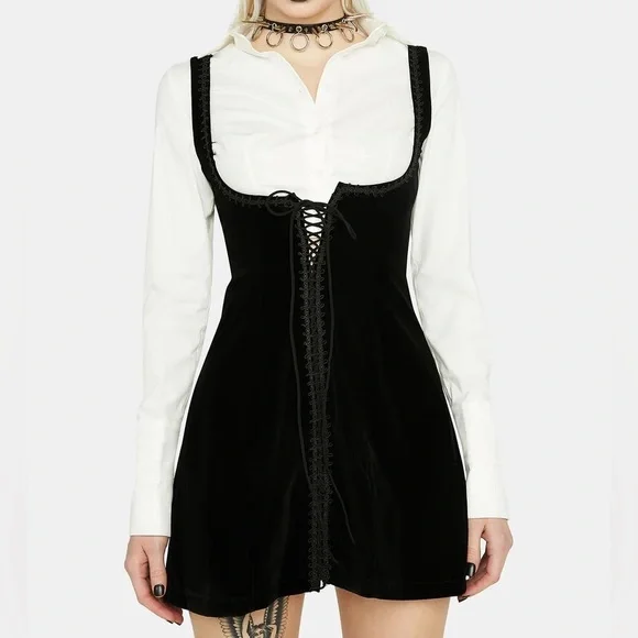 NEW Velvet Lace Up Square Neck Dresss - Picture 1 of 5